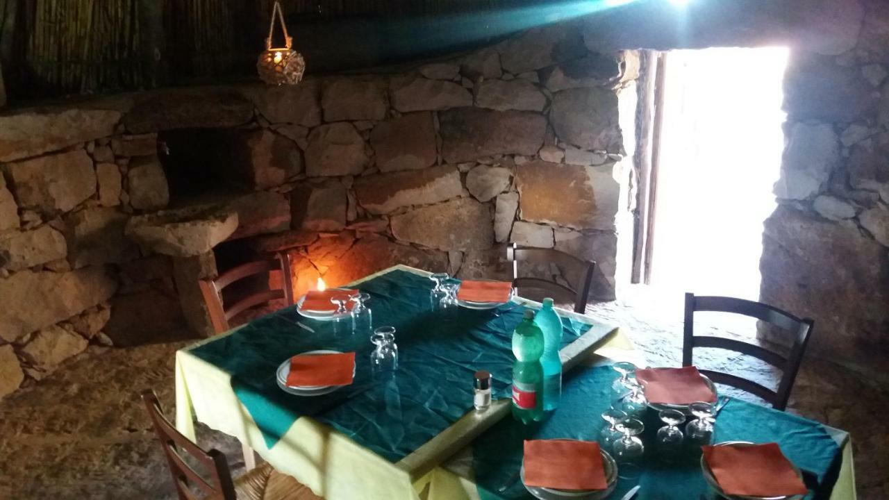 Agriturismo Sa E Padedda Mores Buitenkant foto