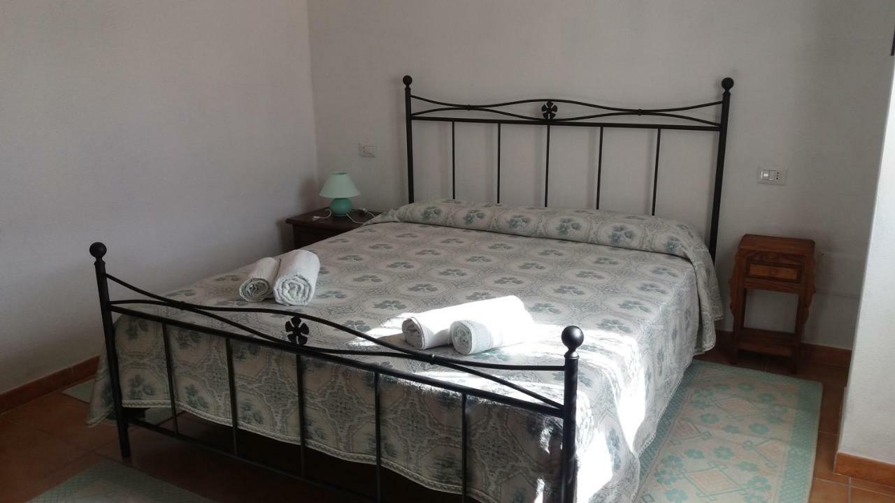 Agriturismo Sa E Padedda Mores Buitenkant foto