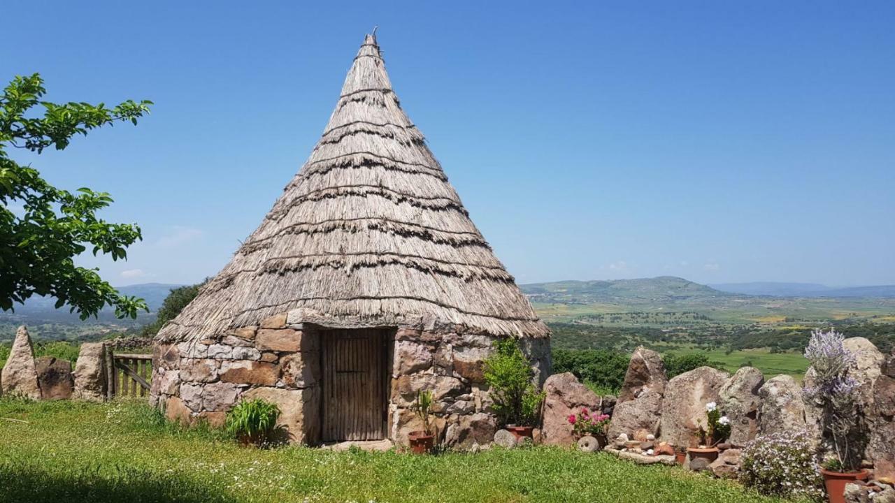 Agriturismo Sa E Padedda Mores Buitenkant foto