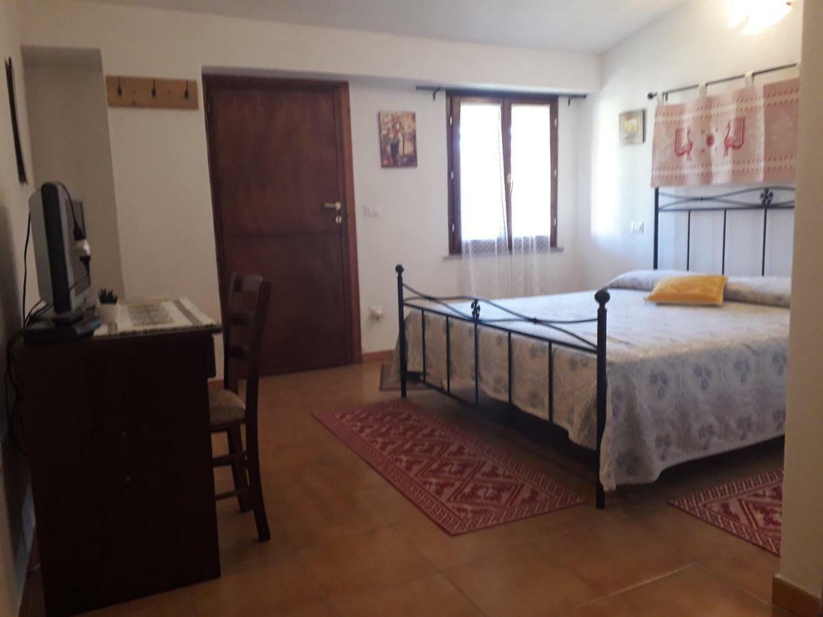 Agriturismo Sa E Padedda Mores Buitenkant foto