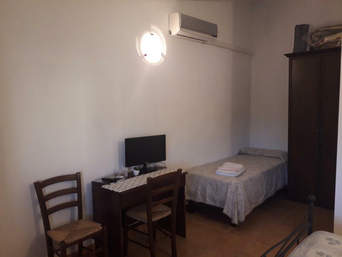 Agriturismo Sa E Padedda Mores Buitenkant foto